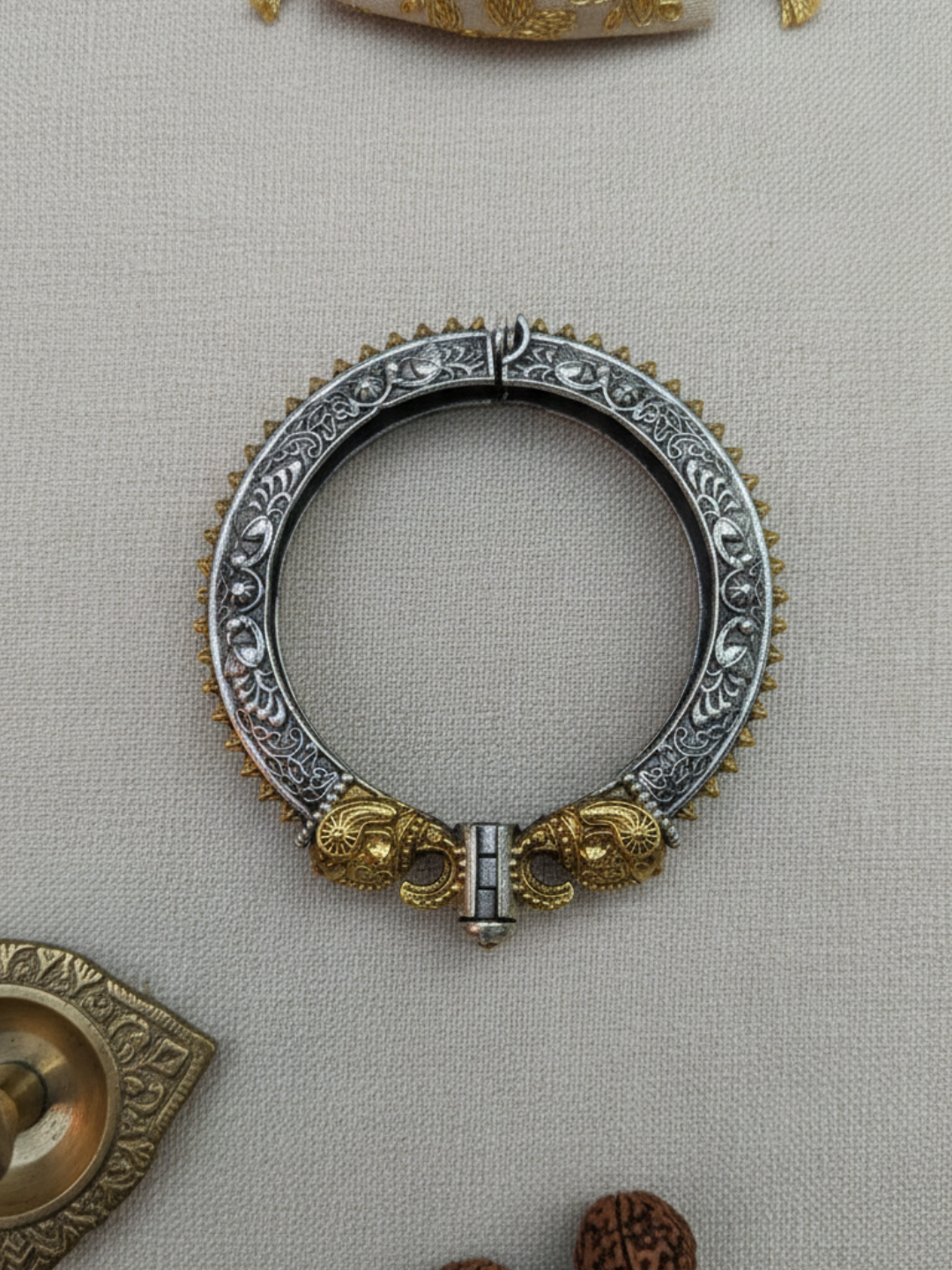 Gul E Jaipur Brass Black Silver Bangle