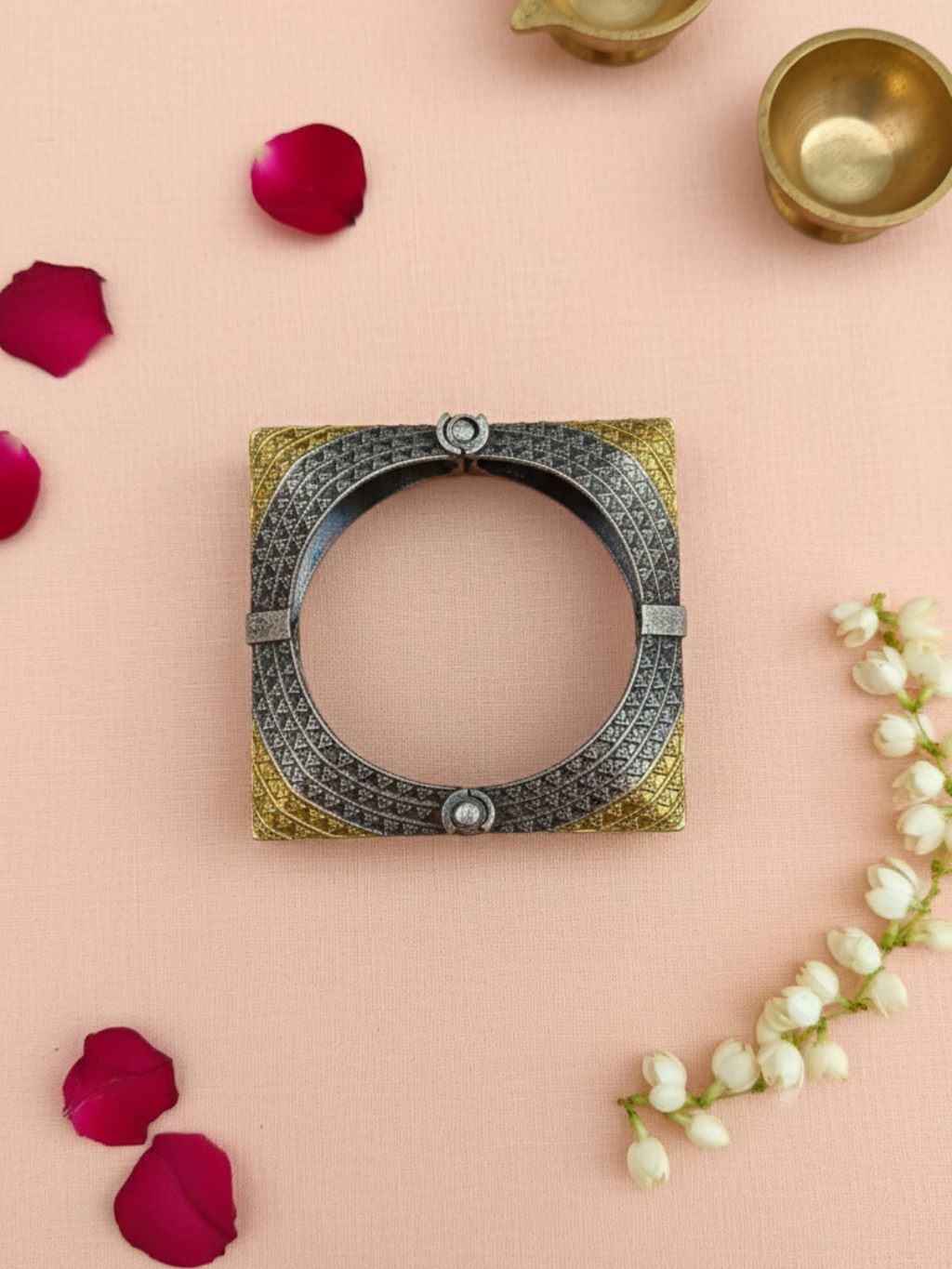 Gul E Jaipur Brass Beautifull Black Silver Kada