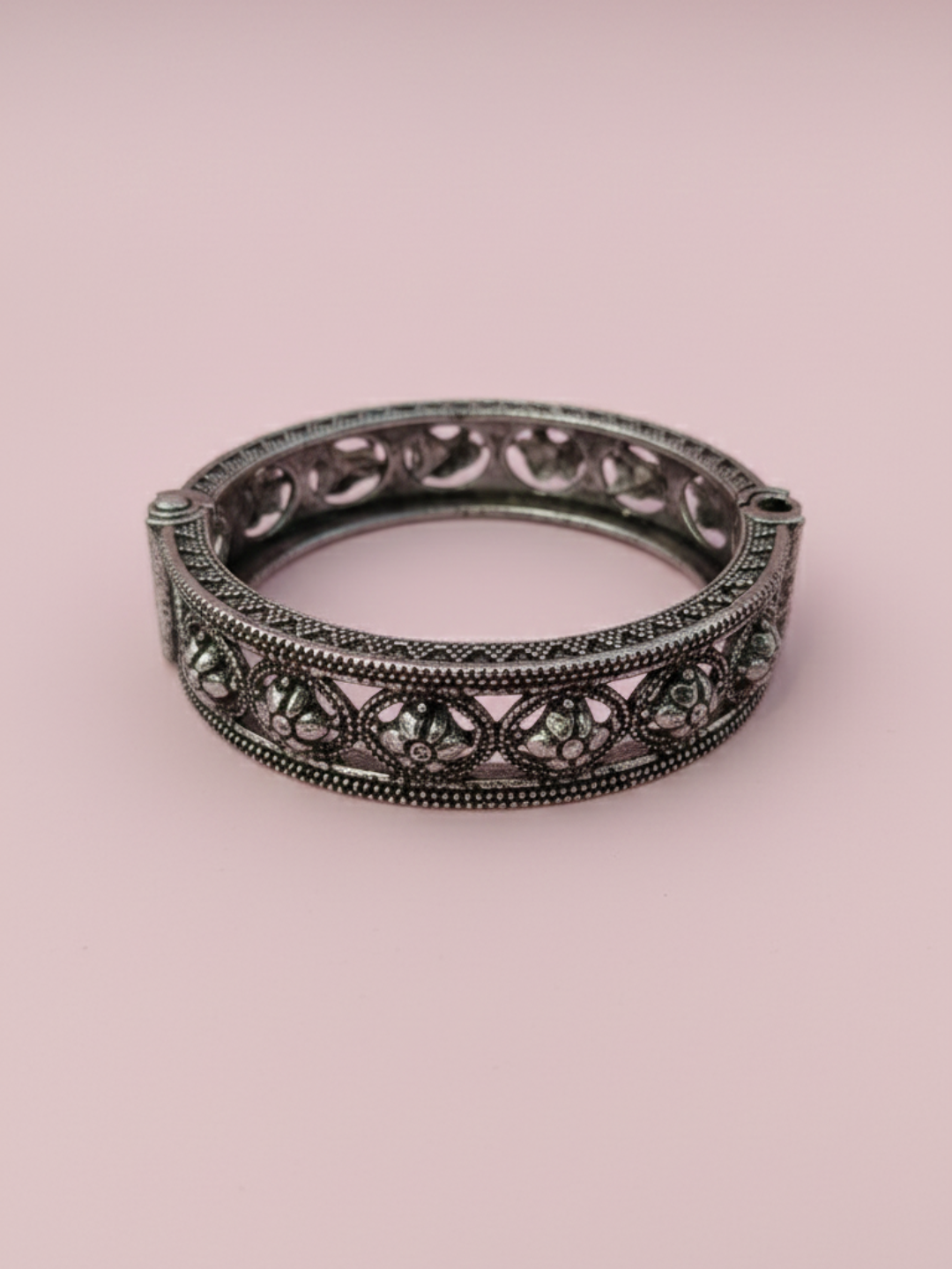 Premium Quality Silver Look Brass Bangles