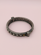 Maharani Style Two-Tone Oxidized Bangle