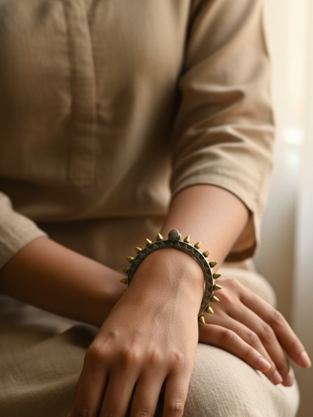 Royal Empress Two-Tone Brass Kada