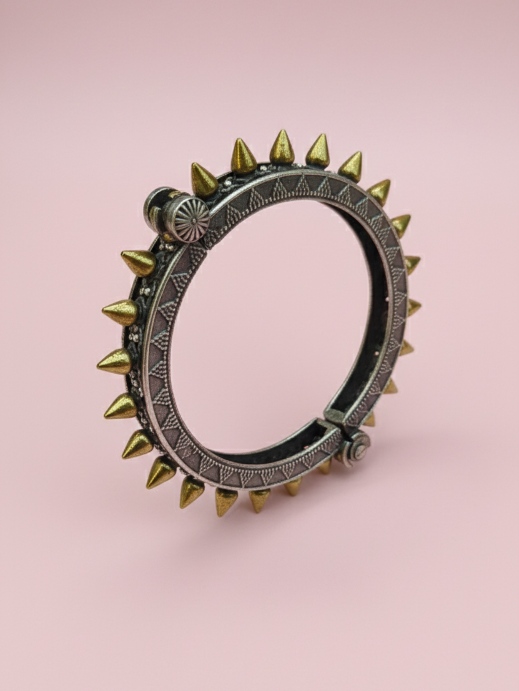 Heritage Royale Two-Tone Brass Bangle