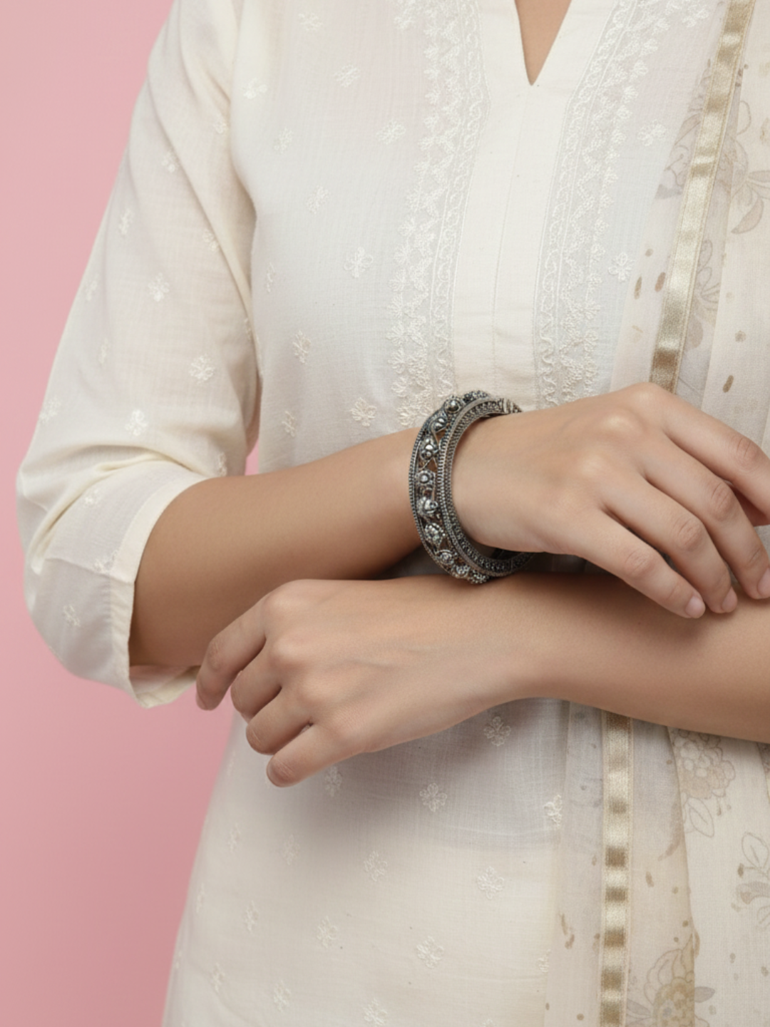 Premium Quality Silver Look Brass Bangles