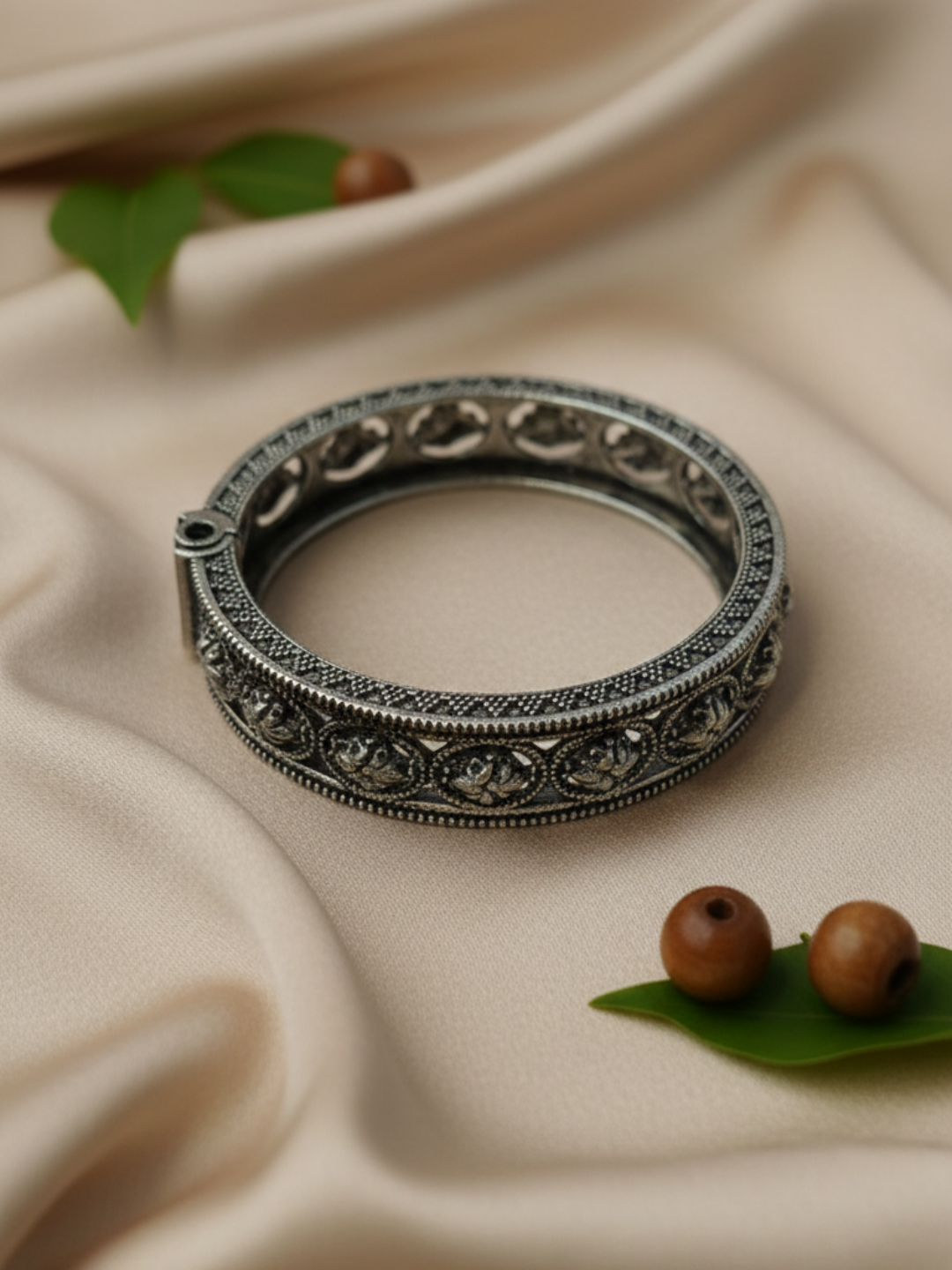 Premium Quality Silver Look Brass Bangles