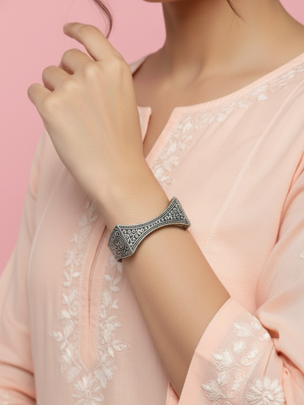 Traditional Indian Trending Silver Oxidized Brass Kangan