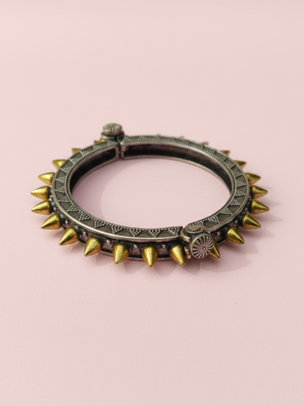 Royal Empress Two-Tone Brass Kada