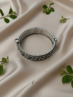 ndian Cultural Style Oxidized Silver Plated Kangan